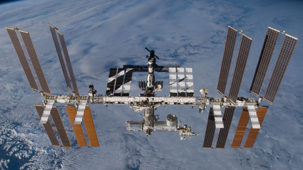 NASA Chooses SpaceX for $843 Million International Space Station Deorbit Mission